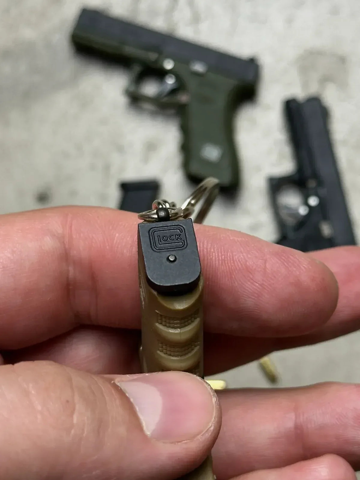 MiniCaliber™ Glock 17 Ejection Detachable Keychain - MiniCaliber